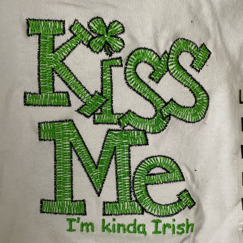 Kiss Me I’m Irish ☘️ T-shirt St Patrick’s Day
